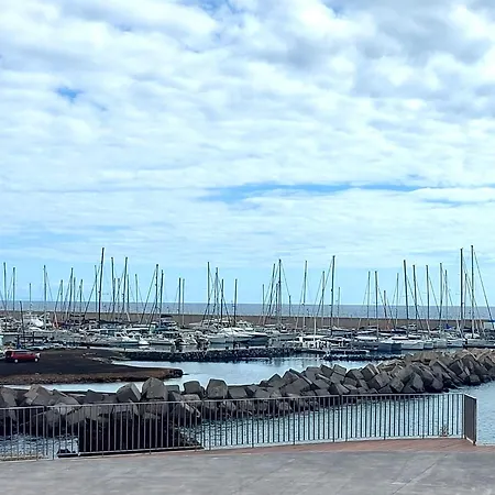 Spacious With Amazing View And Air Conditioning